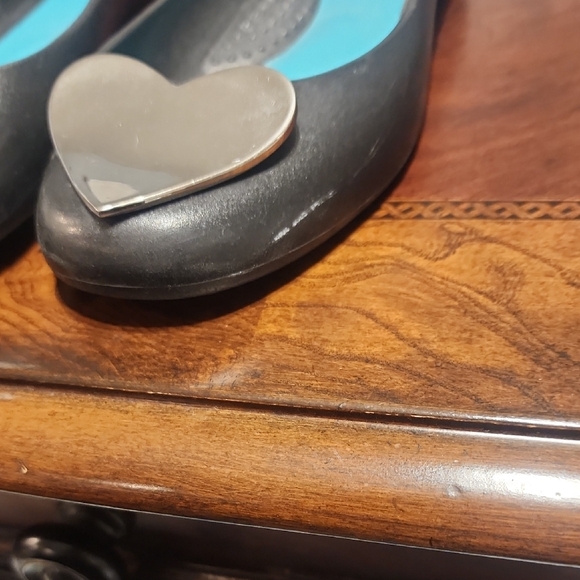 OKA b. Black Flats with Silver Heart Accent - Picture 6 of 6
